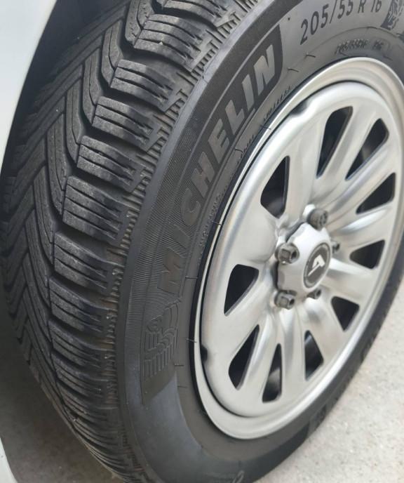 Anvelope de iarna jante noi montate in toamna 1 104 lei