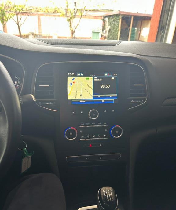 Renault Megane 4 8 950 eur