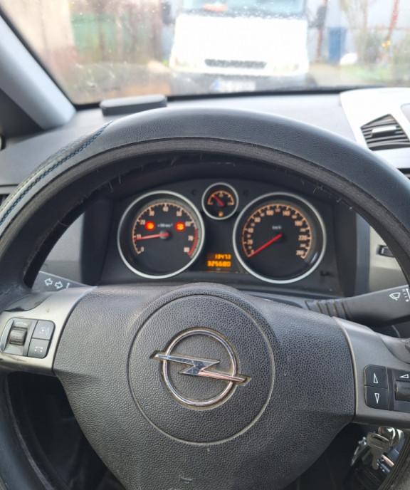 Opel zafira 1 8 6 500 lei