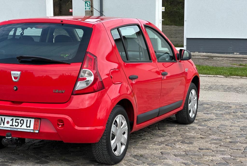 Dacia Sandero 1 2 aer conditionat km 122 764 Tuv Germania 2010 3 050 eur