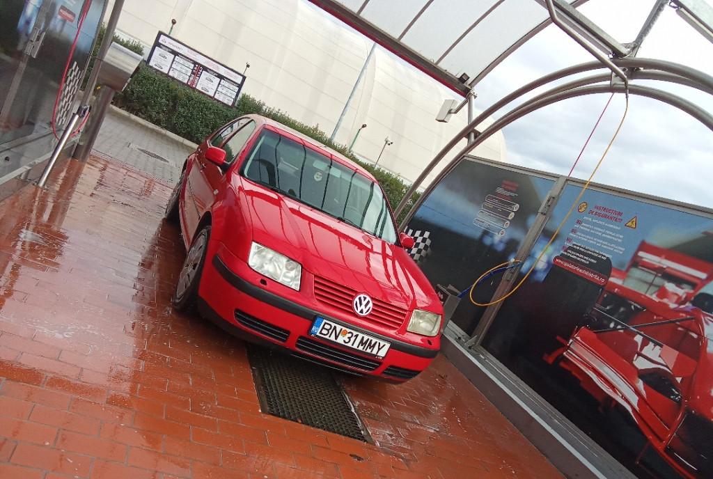 Volkswagen Bora bull 1 6 bull an 2000 1 299 eur