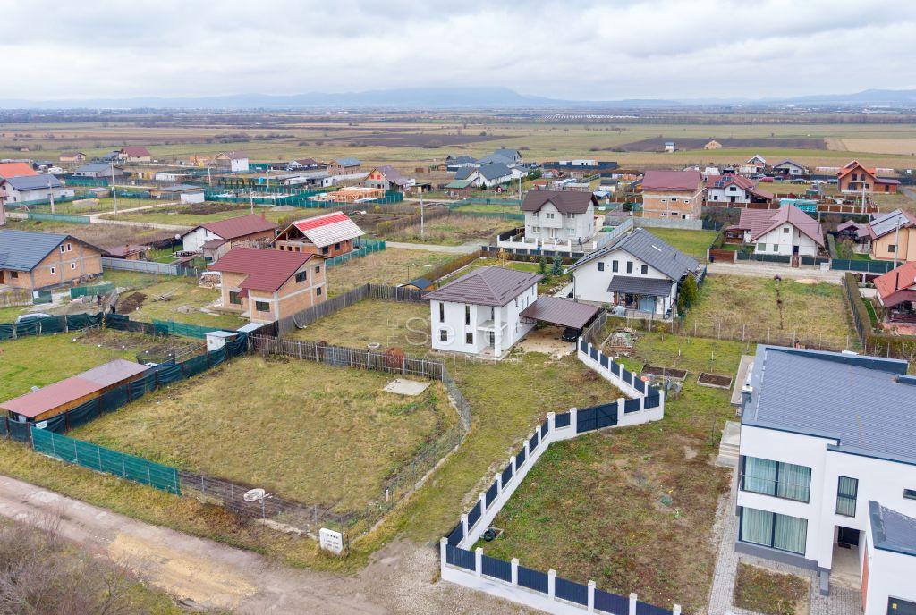 Constructie Noua Teren Suprafata Generoasa