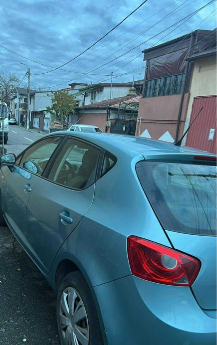 Seat Ibiza 2009 albastru 2 500 eur