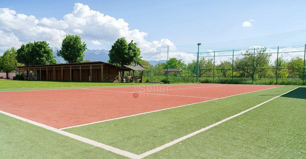 Cladire cu multiple destinatii