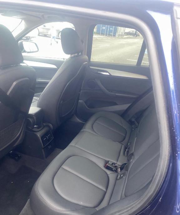 BMWx1 masina aproape noua 16 000 eur