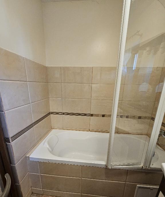 Inchiriez ap 3 camere - Copou Iasi langa Negruzzi Uaic