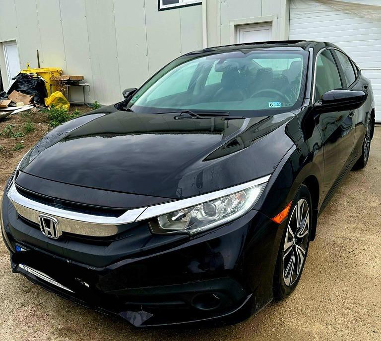 Honda Civic X Sedan 2017 1 5vtec automata 14 200 eur