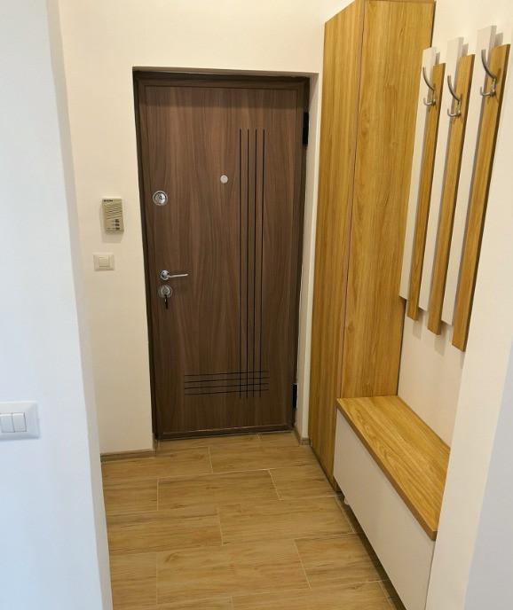 Inchiriez apartament ultracentral 3 camere renovat / 84 mp