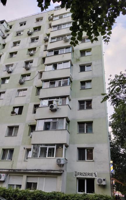Vand Apartament 2 Camere Decomandat Piata Delfinului Pret Negociabil
