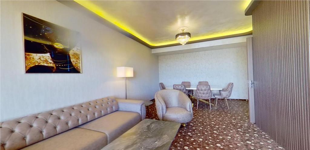 Lux Class parcare vedere panoramica zona Coresi Tractorul