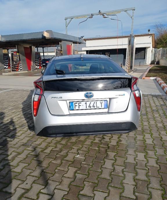 Toyota prius hibrid 15 200 eur