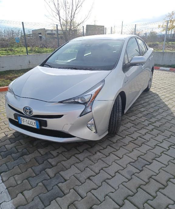 Toyota prius hibrid 15 200 eur