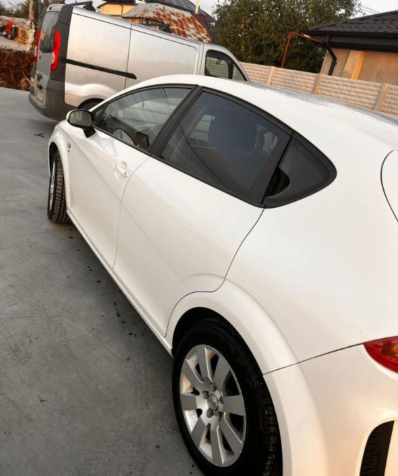 SEAT LEON 1 8 turbo 3 500 eur