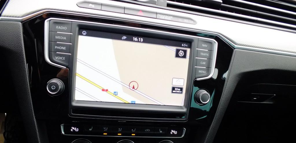 Volkswagen Passat Variant 2 0 TDI DSG R Executive 10 950 eur