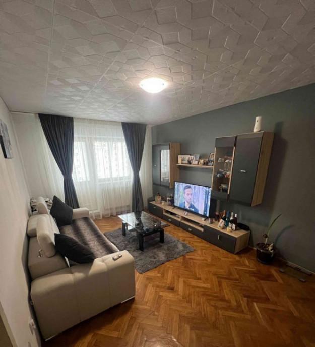 Apartament de 3 camere Tractorul 9 Cu centrala