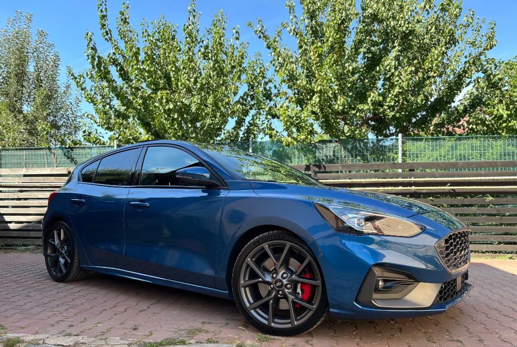 Ford Focus ST 2020 2 3 280 cai 23 999 eur
