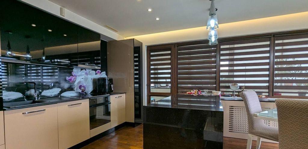 4 camere lux grand arena metalurgiei