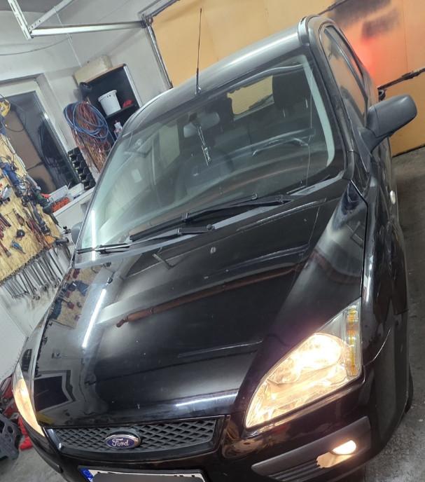 Ford focus 1 6 an 2006 kombi 1 550 eur