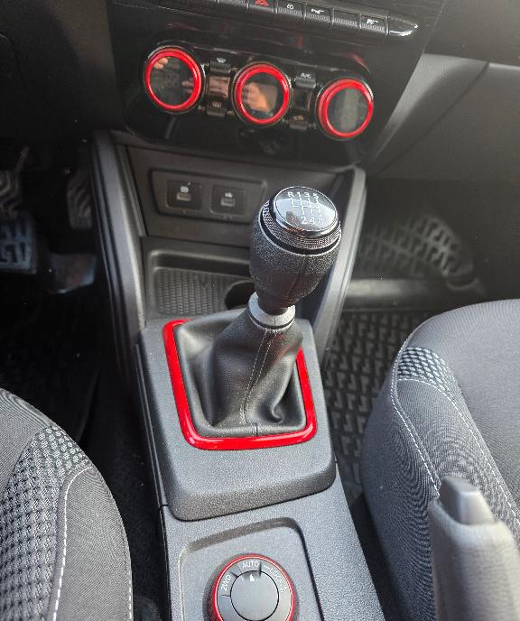 Dacia Duster 1 5 dci Prestige 4 times 4 an 2023 20 500 eur