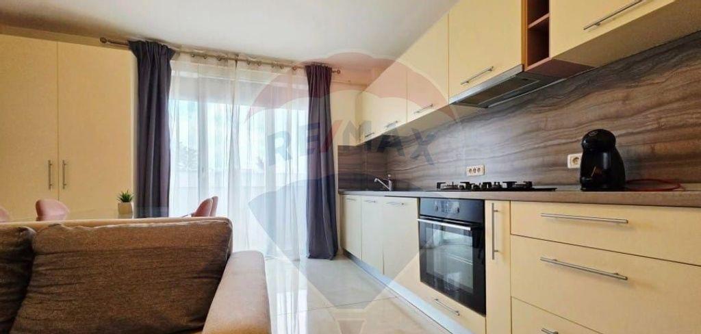 Apartament cu 3 camere si loc de parcare de inchiriat zon