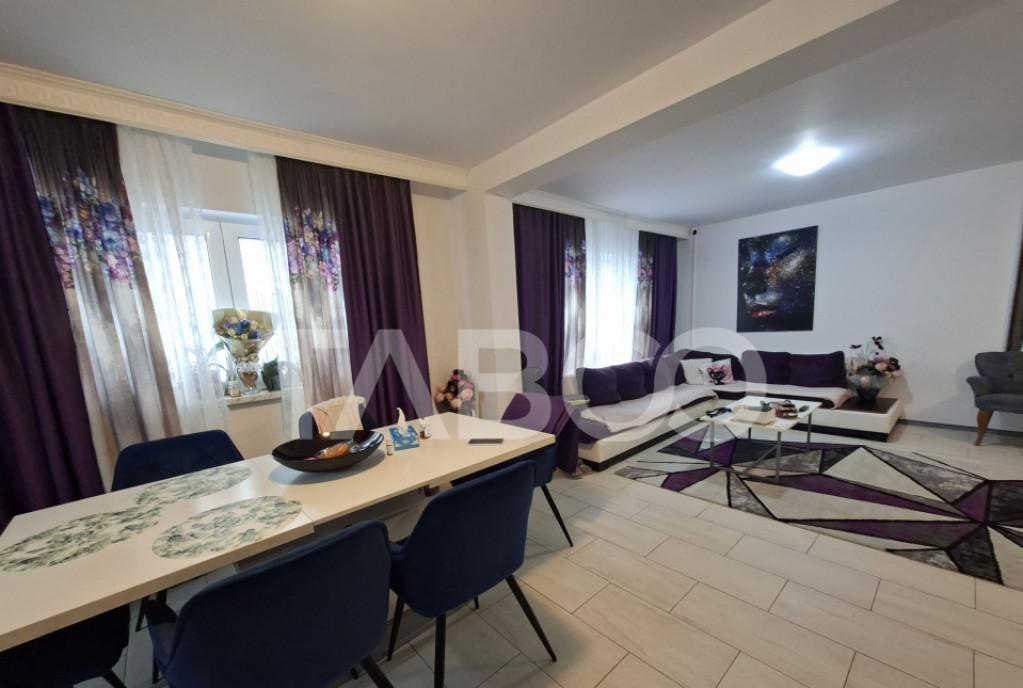 Casa tip duplex de vanzare 4 camere 2 bai 2 parcari Arhitect