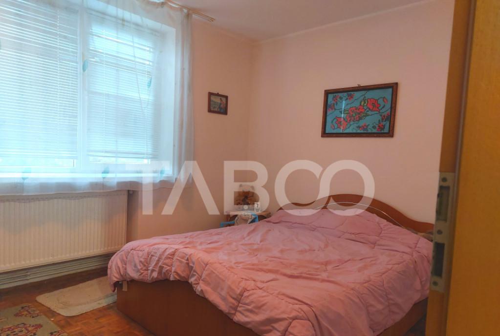 Apartament 2 camere decomandate 57 mp balcon bloc cu acoperi