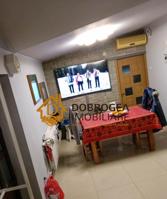 Apartament 4 camere in vila centrala peleti