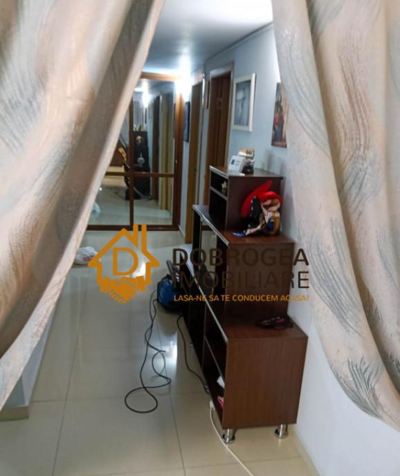 Apartament 4 camere in vila centrala peleti