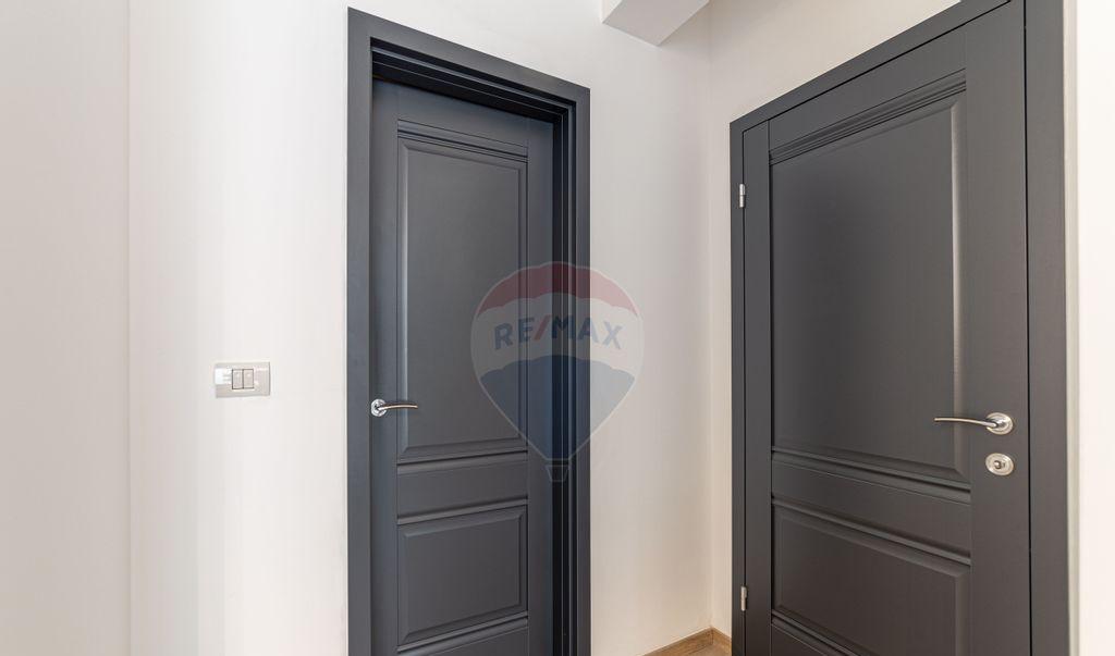 Apartament tip penthouse cu 3 camere de vanzare adora P
