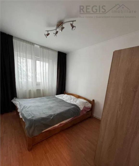 Apartament cu 4 camere zona Calea Bucuresti