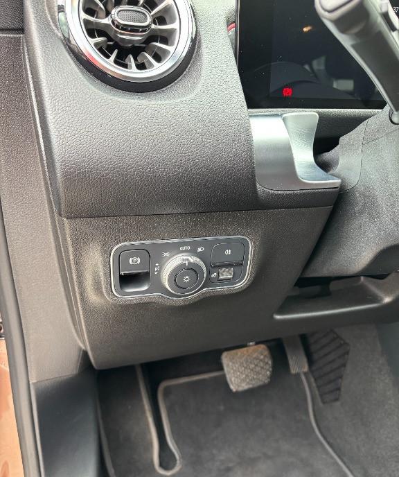 Mercedes-Benz GLB 200 7 Locuri Automata 36 700 eur