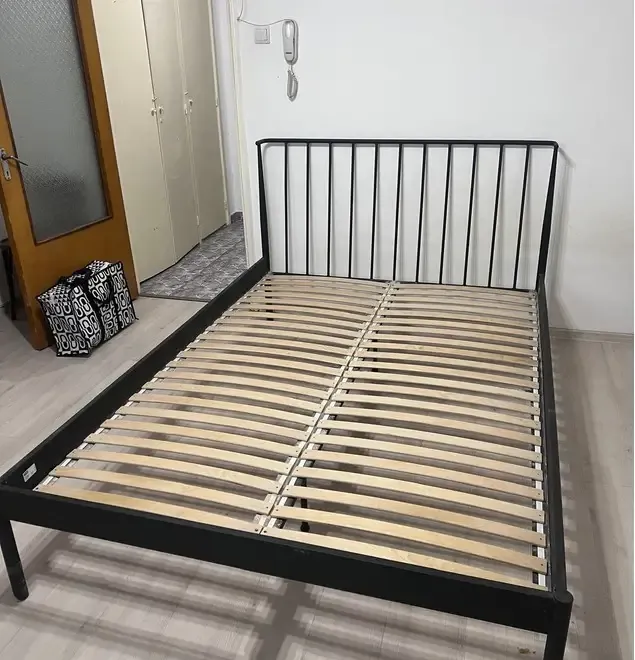 Saltea si cadru de pat Jysk de vanzare