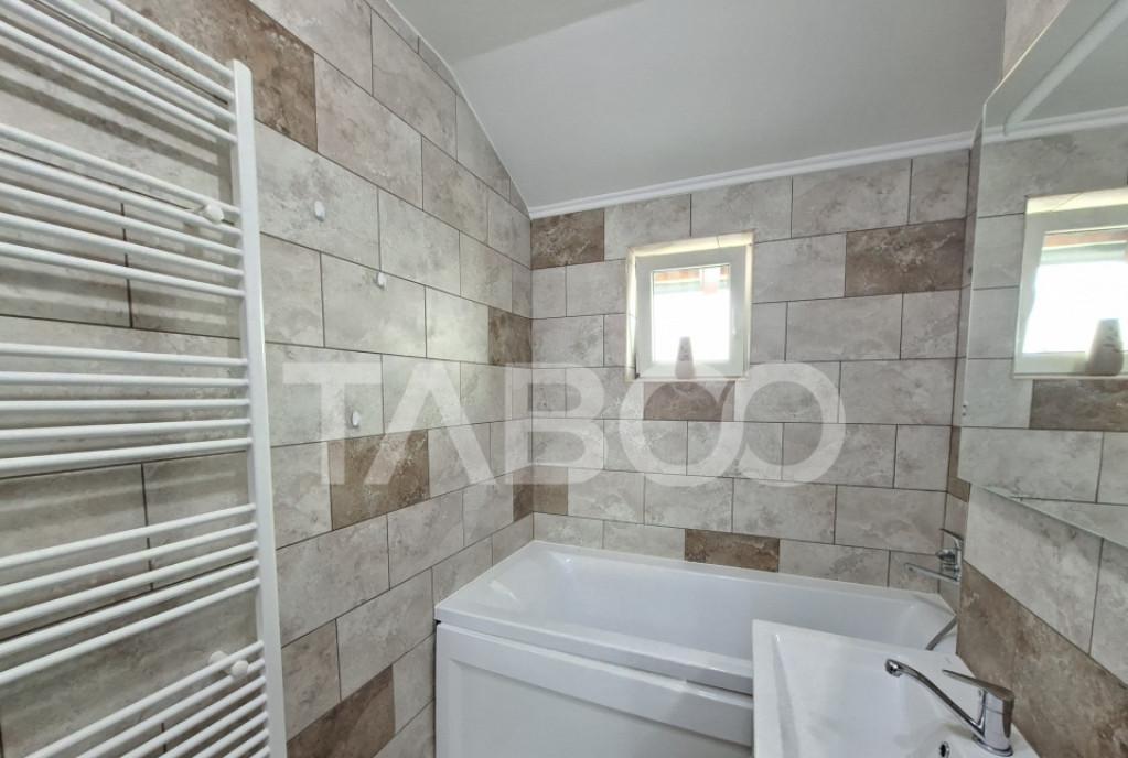 Apartament cu 2 camere decomandate de vanzare balcon si pod