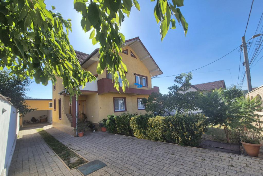 Apartament 2 camere transformat in 3 et 1 zona centrala