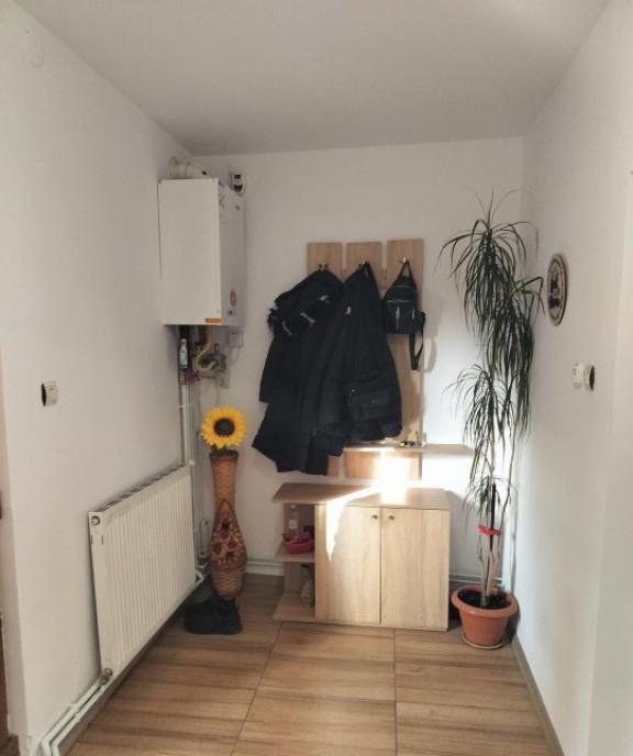 Casa cu 2 apartamente 5 camere 140 mp zona Turnisor