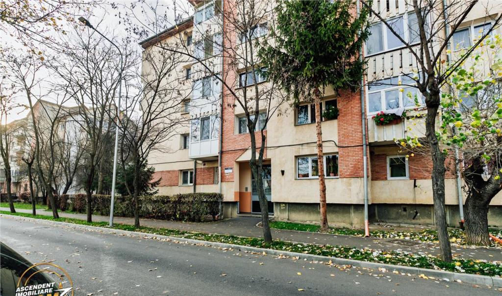 Film Apartament 3 camere decomandat Crangului Lenin Sfa