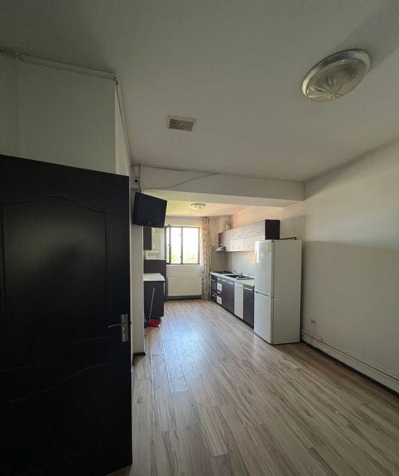 De vanzare - Apartament 3 camere 140 m2 - Colentin