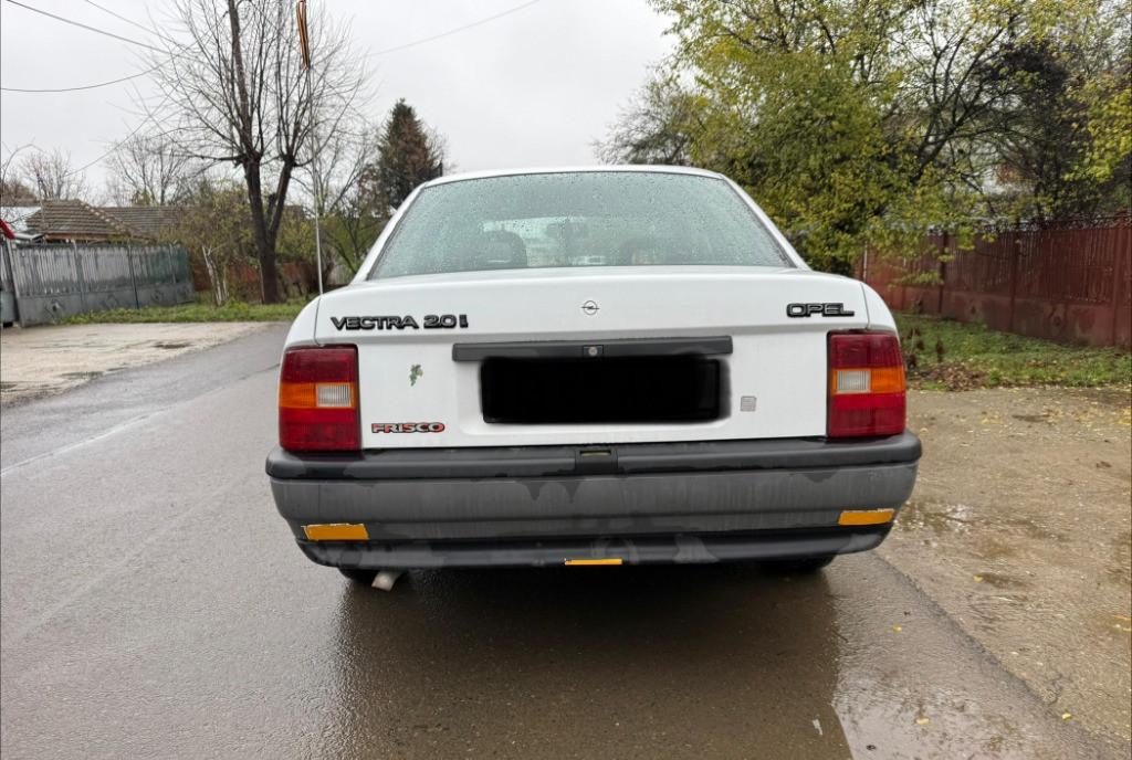 Opel Vectra A 2 0 cutie automata 2 500 eur