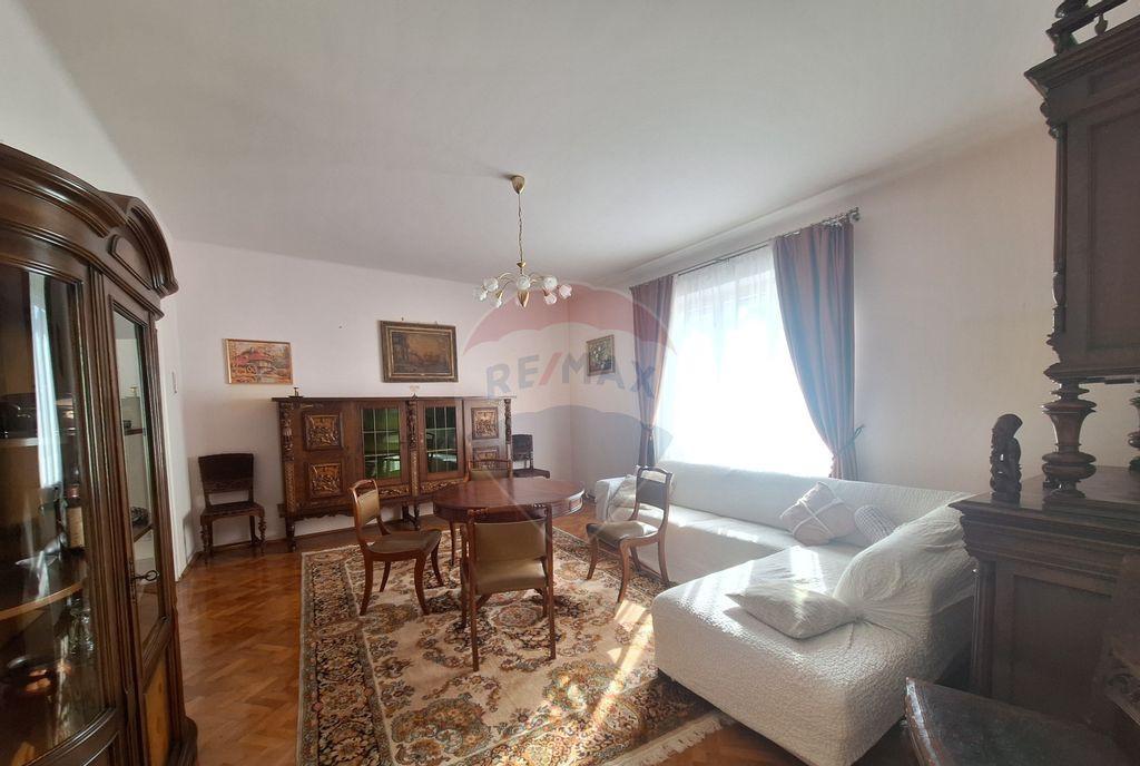 Apartament cu 4 camere de inchiriat in zona Ultracentral
