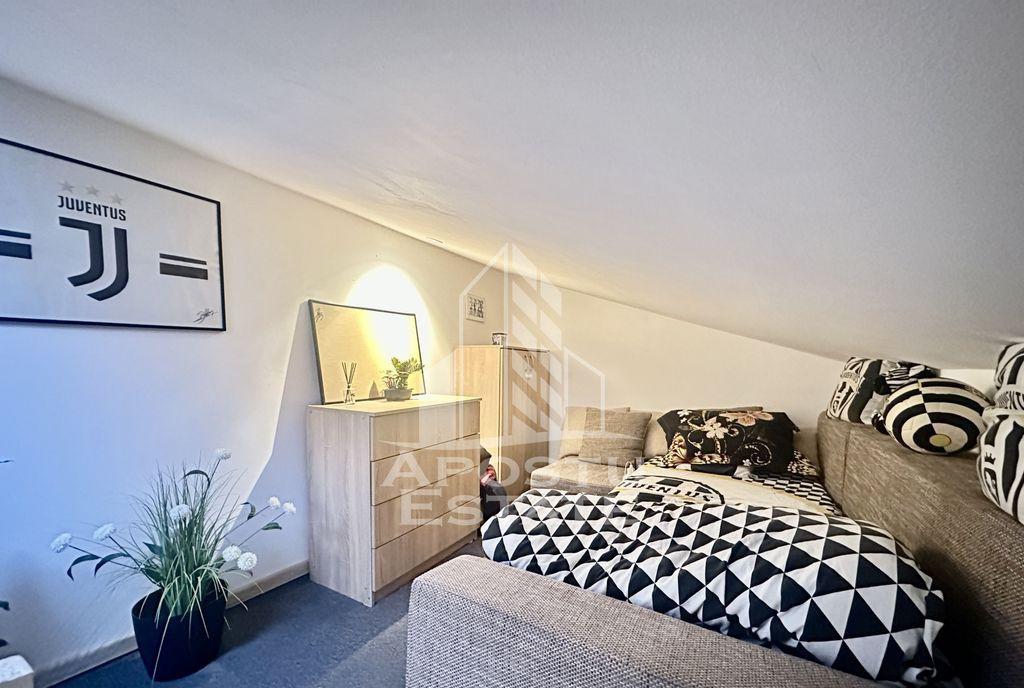 Apartament cu 1 camera si pod propriu bucatarie inchisa