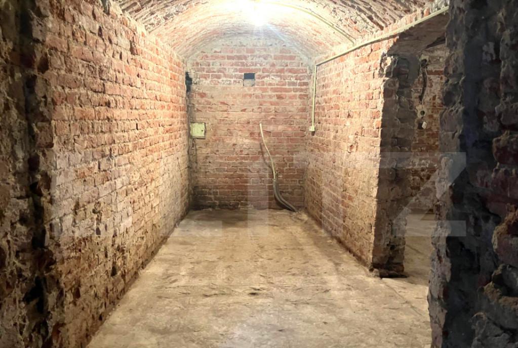 Apartament ultracentral cu 3 camere Curte Comuna