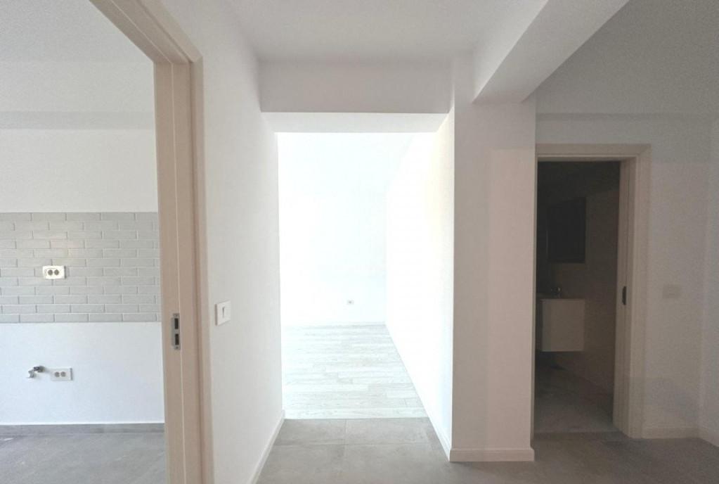 2 camere decomandat bloc nou