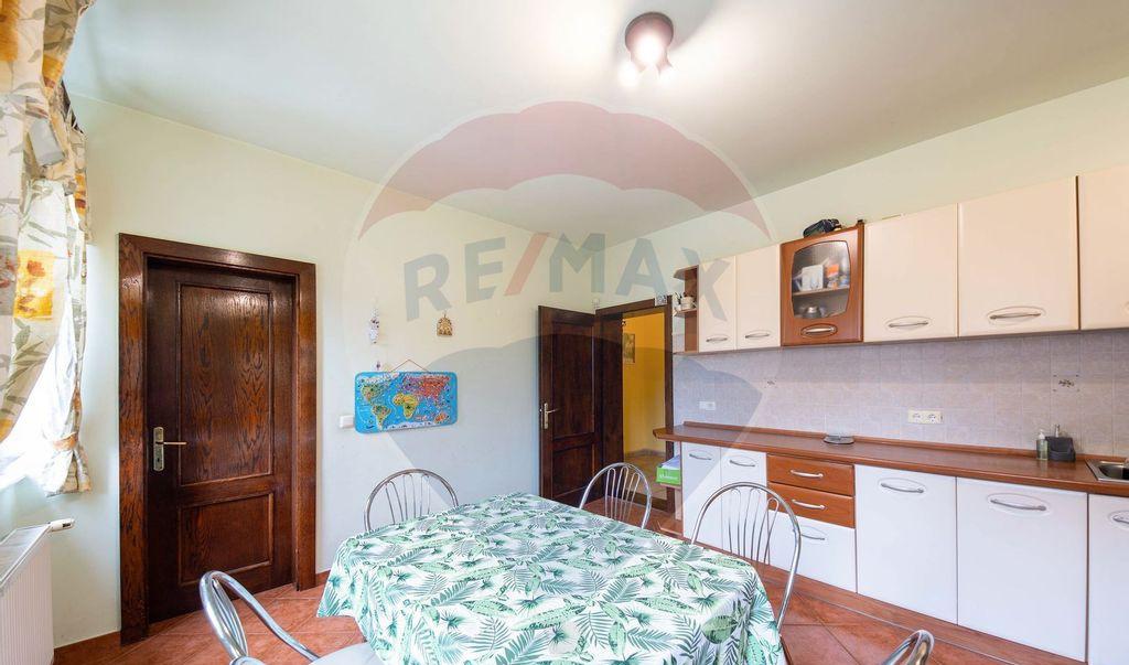 Casa suprafata generoasa 500 mp teren