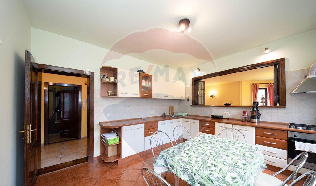 Casa suprafata generoasa 500 mp teren