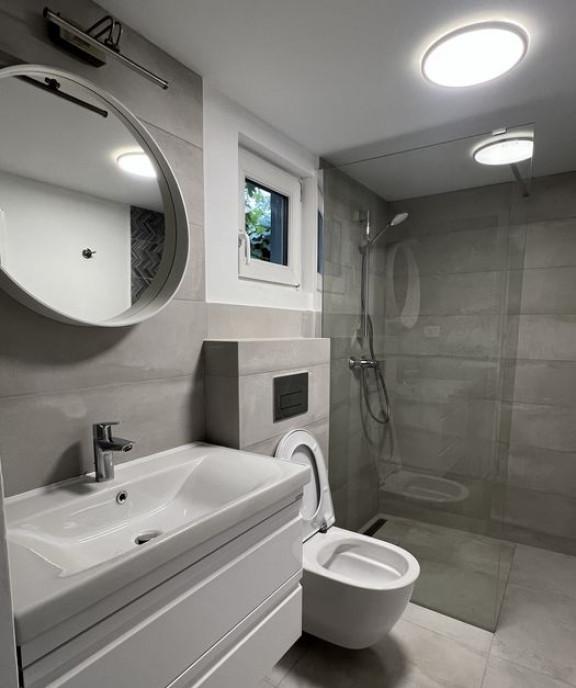 Proaspat renovata cu gradina proprie si garaj Semicentral