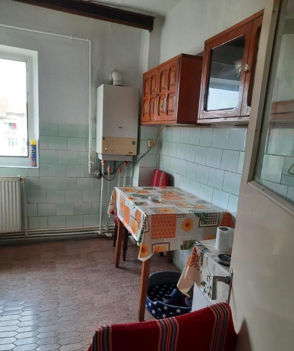Inchiriez apartament 2 camere pe langa liceu arte Slobozia