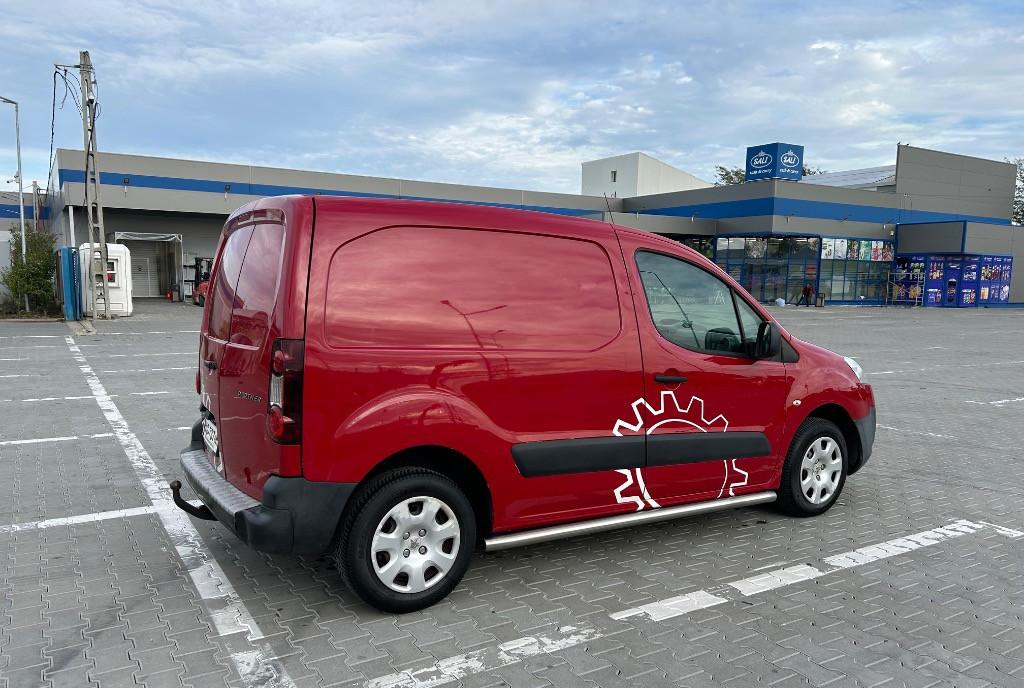 Peugeot Partner 1 6 hdi 2014 stare foarte buna 3 600 eur