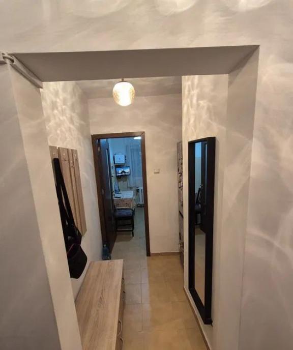 Garsoniera Decomandata 42mp Titan Etaj Intermediar