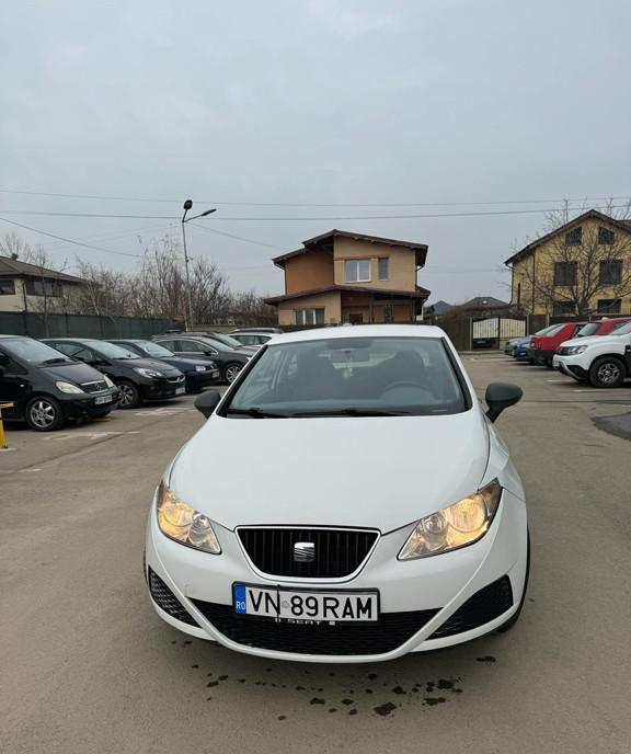 Seat Ibiza 2011 1 2 benzina 2 900 eur