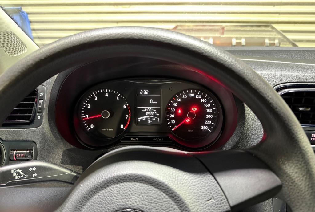 VW Polo 1 2 benzina 2014 0721 603 195 4 500 eur